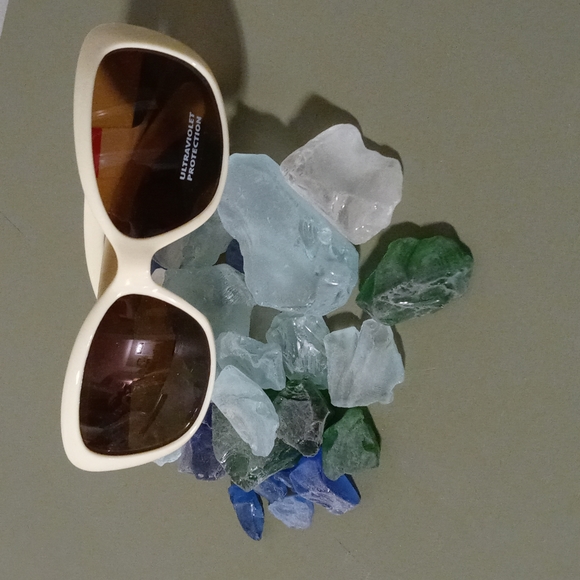 SALE - Cream Color Fashion Sunglasses Palm Springs Cancun Bahamas NEW RETRO - Picture 2 of 7